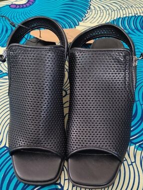 FRYE AND CO. Black Perforated Vegan Leather Open-Toe Sandals